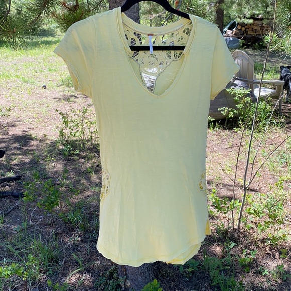 Free People Cut Out Crocheted V-Neck Tee - Picture 2 of 8